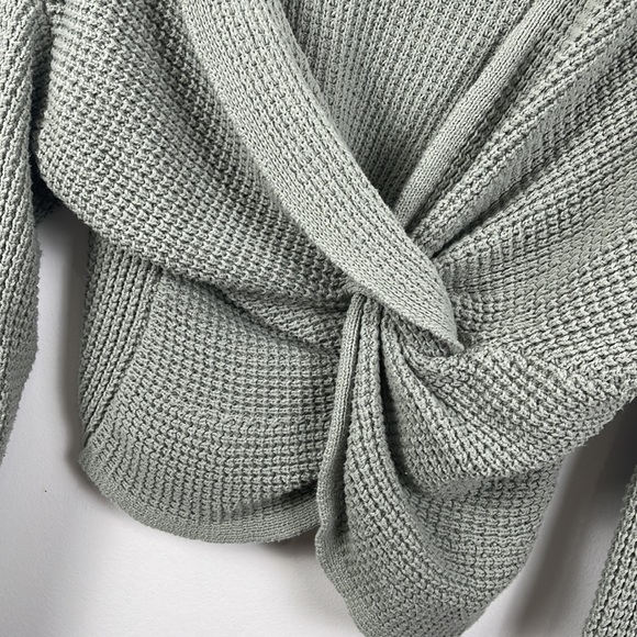 Moon & Madison Sage Knit Knot Back Crop Sweater - L - Picture 5 of 5